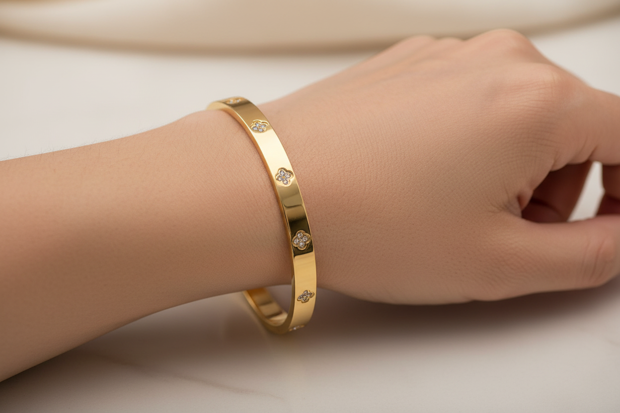 Clover luxury Bangle