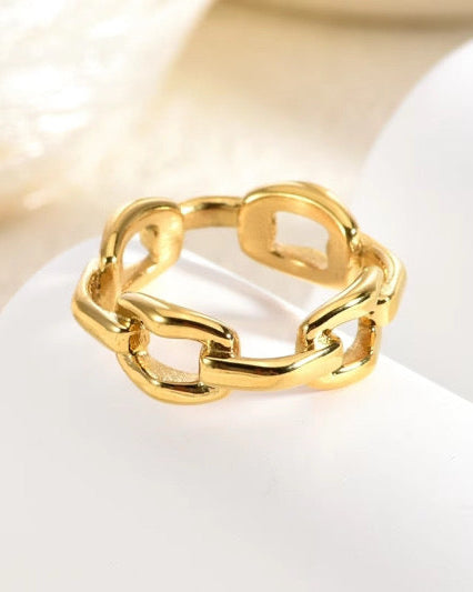 Square buckled Ring