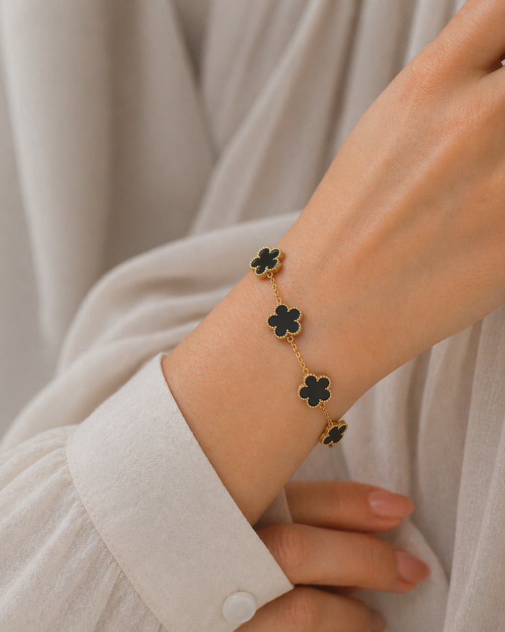 Flower bracelet-Black