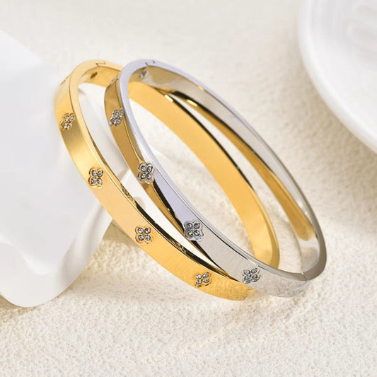 Clover Flower luxury Bangle