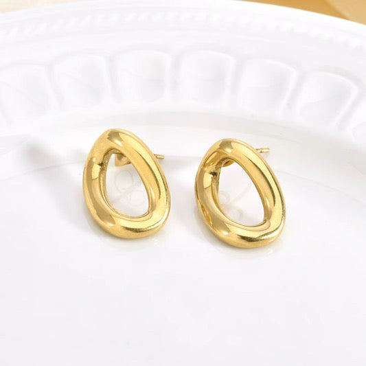 Loop earrings