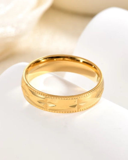 Maple leaf Carving Engagement Ring