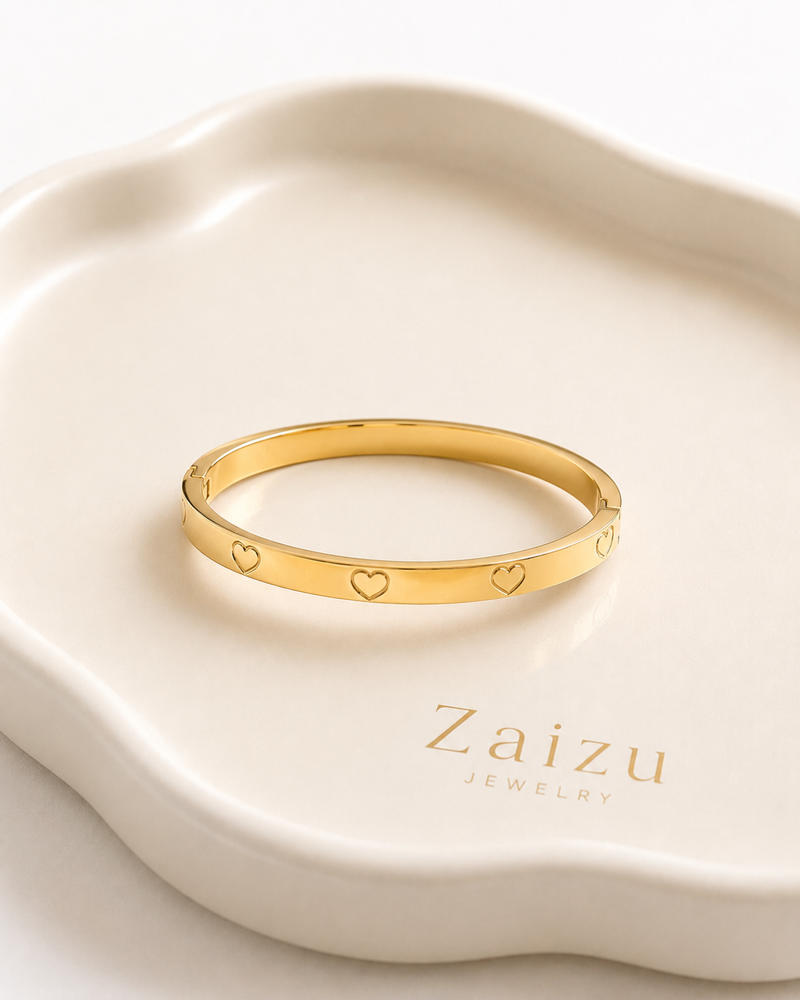 Clover Heart Bangle